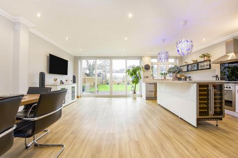 41 Leyfield, Worcester Park, KT4 7LP