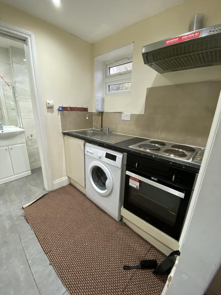 HOUNSLOW, TW3 Studio £895 pcm (£207 pw)