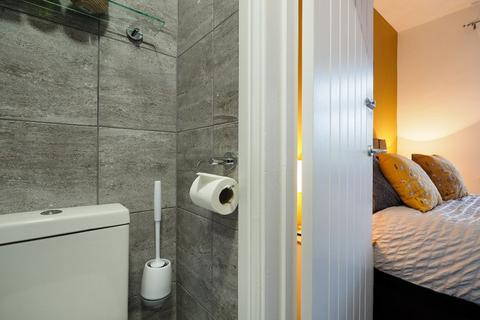 1 bedroom in a house share to rent, Station Road