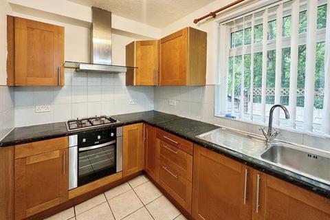 3 bedroom terraced house to rent, Broomhall Road, Pendlebury, Swinton, Manchester, M27