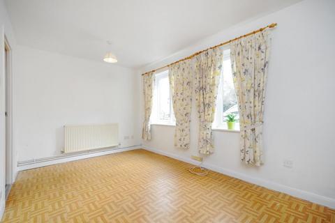 Studio to rent, Cheney Way,  Aylesbury,  HP20