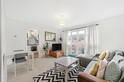1 bedroom flat for sale - Crowthorne Close, SW18