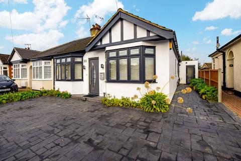 3 bedroom semi-detached bungalow for sale - Stafford Avenue, Hornchurch, Essex, RM11