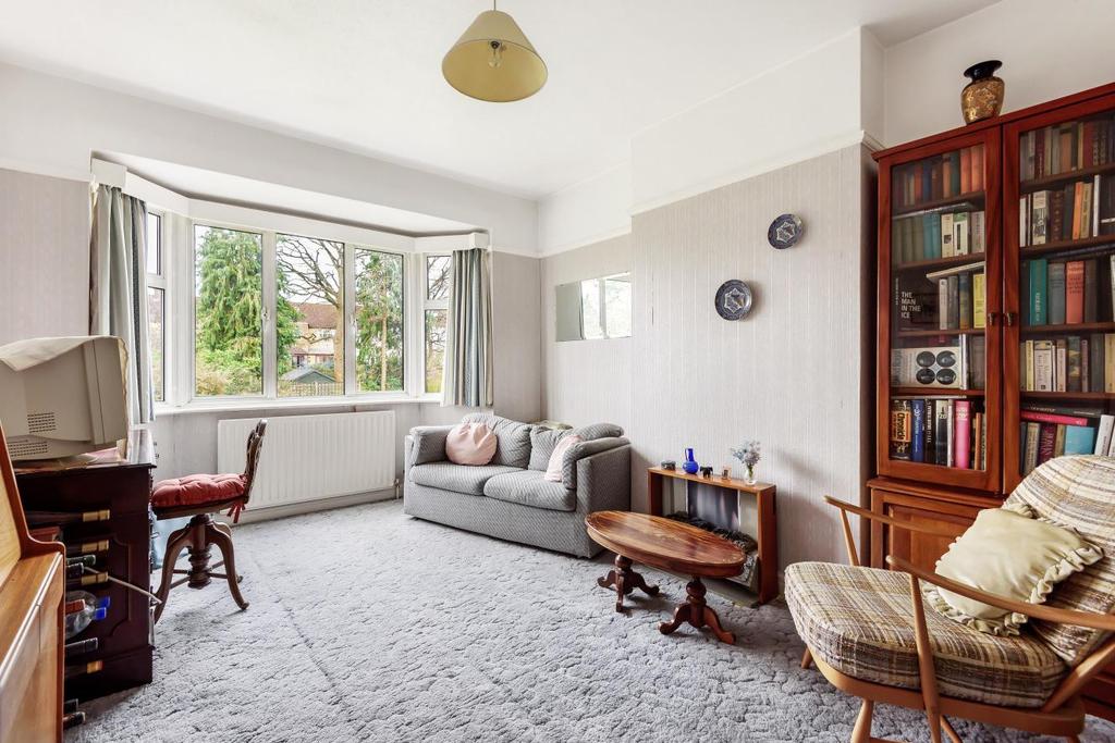 Crest Road, Hayes 3 bed semidetached house £675,000