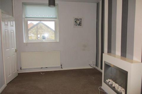 2 bedroom terraced house to rent, Walkley Terrace, Heckmondwike, WF16