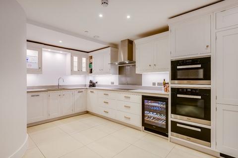 6 bedroom terraced house to rent, Upper Richmond Road, London SW15