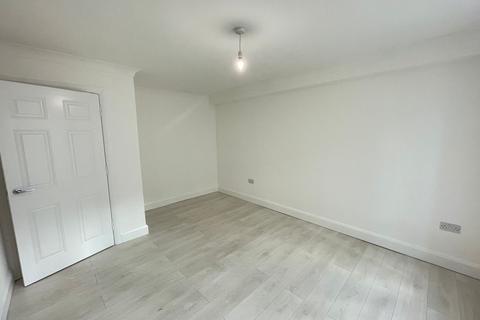 2 bedroom flat to rent, Jubilee Road, Hp11