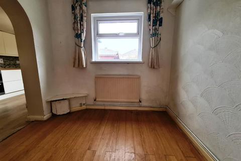 28 Heol Las, Pencoed, Bridgend, CF35 6YW