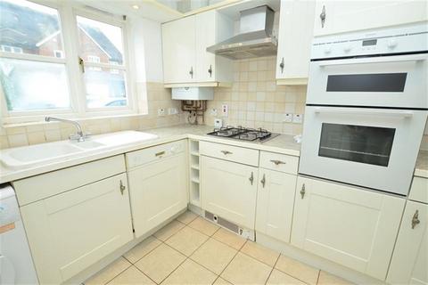 4 bedroom end of terrace house to rent, Regents Place, Loughton, IG10