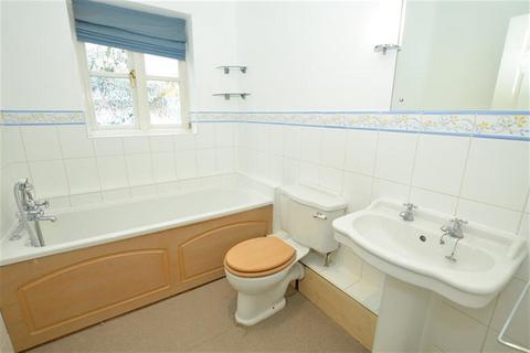 4 bedroom end of terrace house to rent, Regents Place, Loughton, IG10