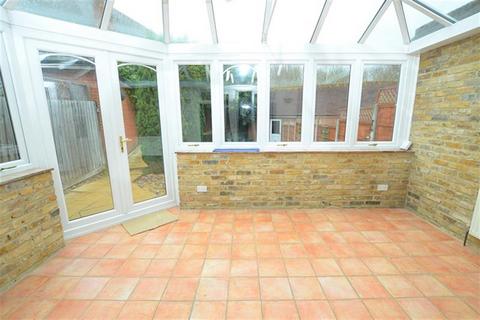 4 bedroom end of terrace house to rent, Regents Place, Loughton, IG10