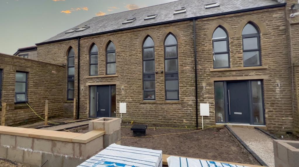 Tottington Road, Bolton, Lancashire, BL2 3 bed townhouse for sale £