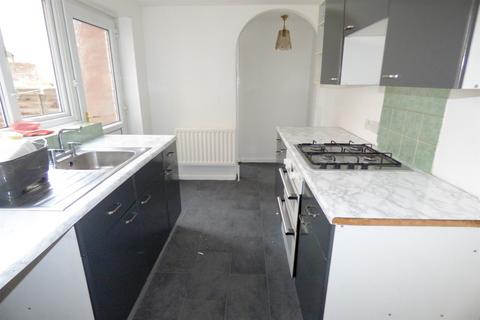 2 bedroom flat to rent, Victoria Road East, Hebburn