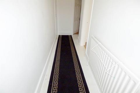 2 bedroom flat to rent, Victoria Road East, Hebburn