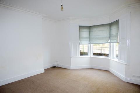 2 bedroom flat to rent, Victoria Road East, Hebburn