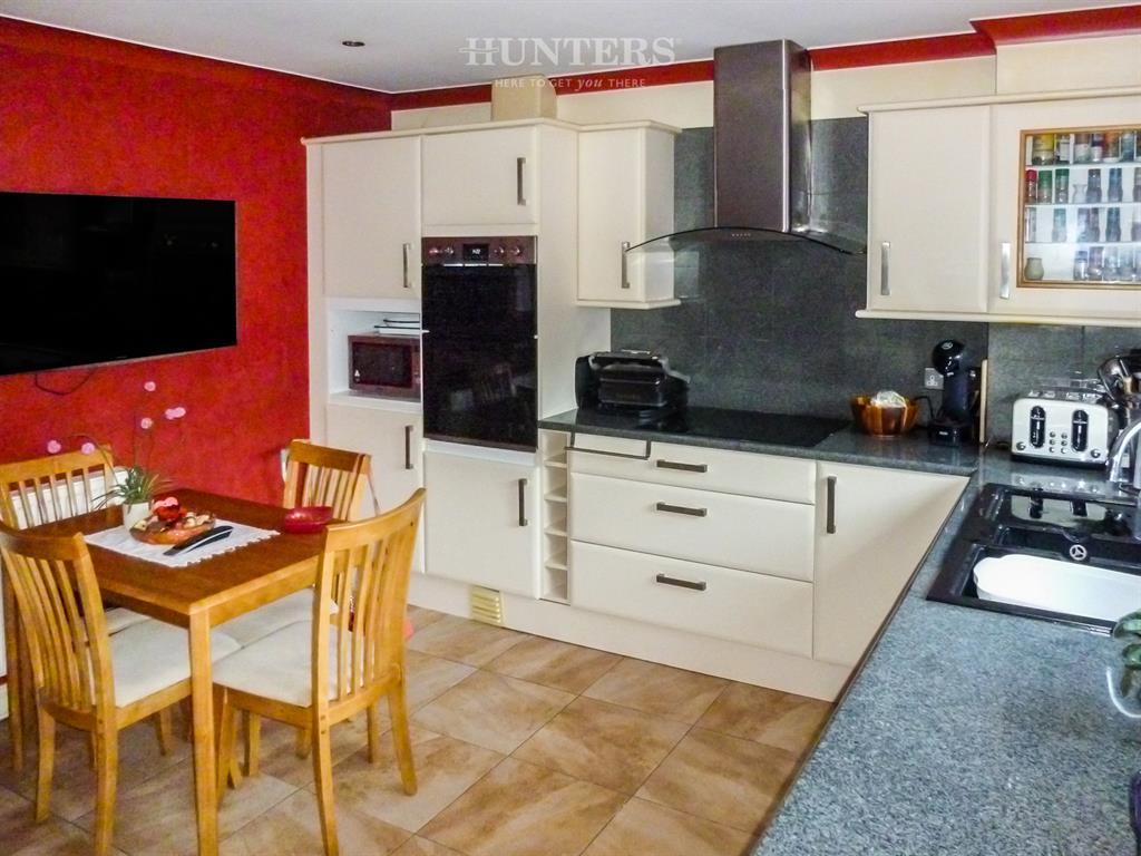 Main Street, Hayton, Retford, DN22 9LA 5 bed detached bungalow £450,000