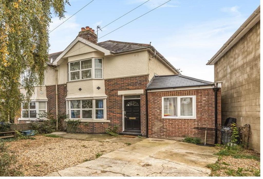 Cricket Road, Oxford, Oxfordshire 6 bed semidetached house £3,300