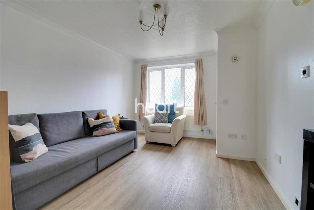 Mannington Lane, Westlea 4 bed semidetached house to rent £1,250 pcm (£288 pw)