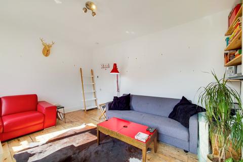1 bedroom maisonette to rent, Marmont Road, London, SE15