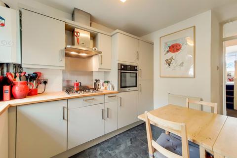 1 bedroom maisonette to rent, Marmont Road, London, SE15