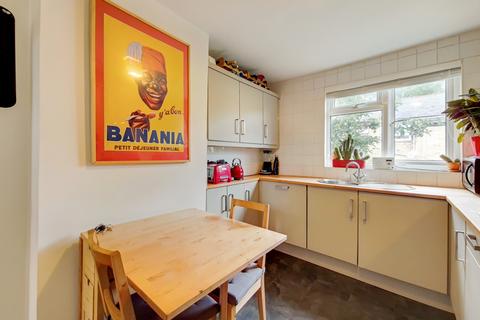 1 bedroom maisonette to rent, Marmont Road, London, SE15