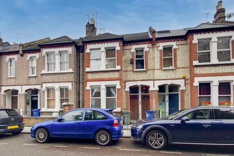 3 bedroom terraced house to rent, Parkhouse Street, London, SE5