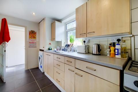 3 bedroom terraced house to rent, Parkhouse Street, London, SE5