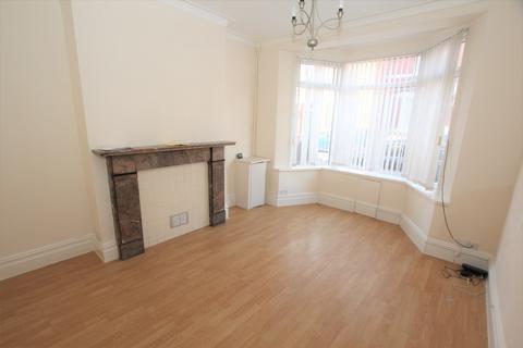 4 bedroom terraced house to rent, 12 Lord Street