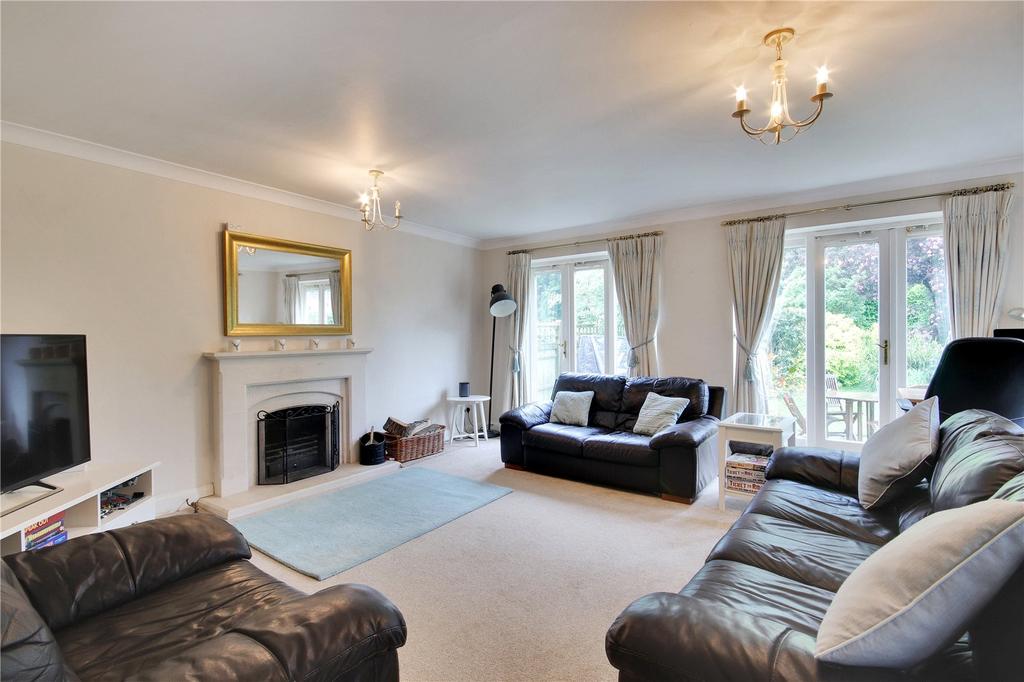 Hildenbrook Farm, Riding Lane, Hildenborough, Tonbridge, TN11 4 bed