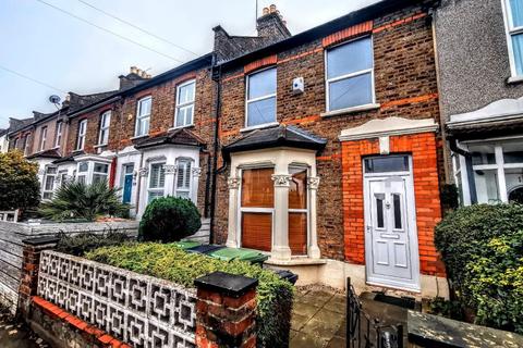 4 bedroom terraced house to rent - Sandhurst Road, Catford, London, SE6 1XD