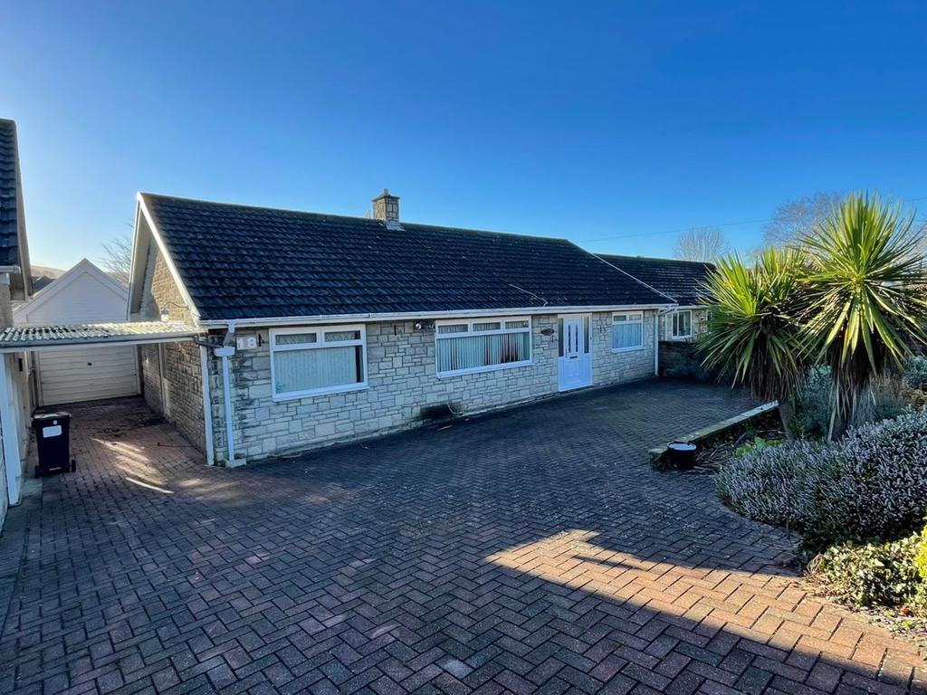 Camden Crescent, Brecon, LD3 3 bed detached bungalow £350,000