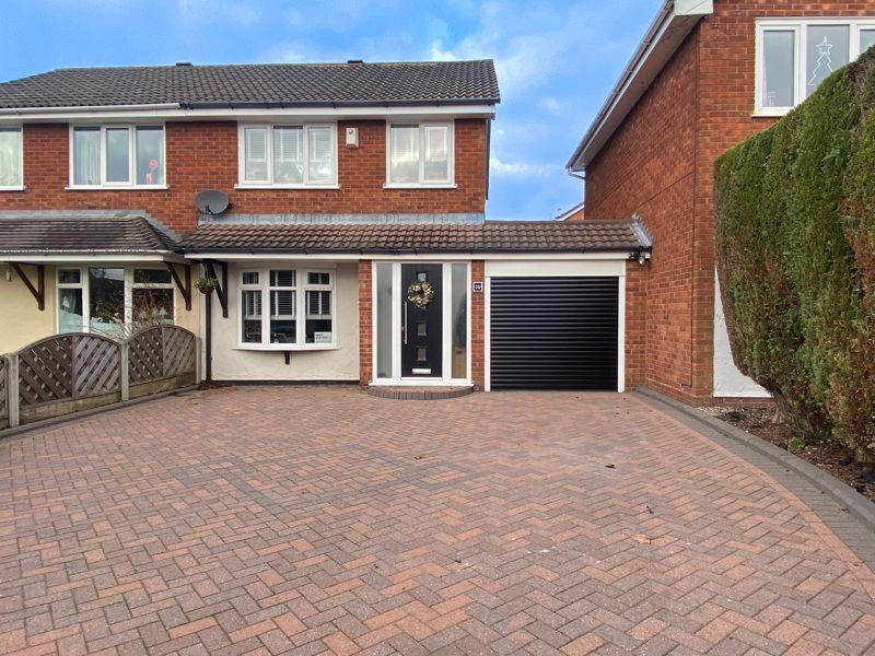 Badgers Way, Heath Hayes, Cannock, WS12 3XQ 3 bed semidetached house