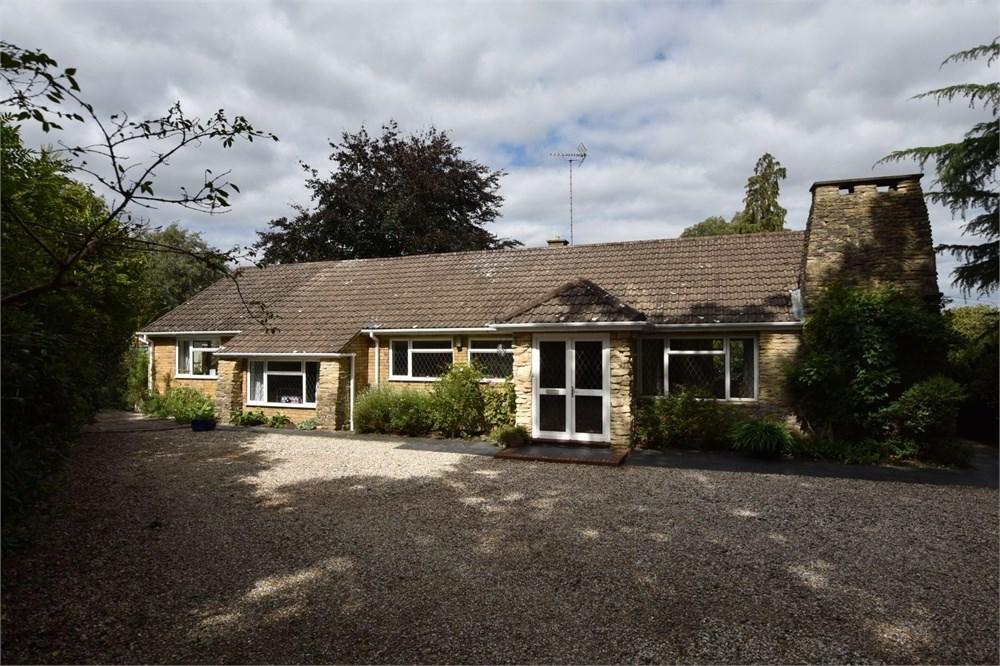 Primrose Lane, Binfield, Berkshire, RG42 4 bed detached bungalow £685,000