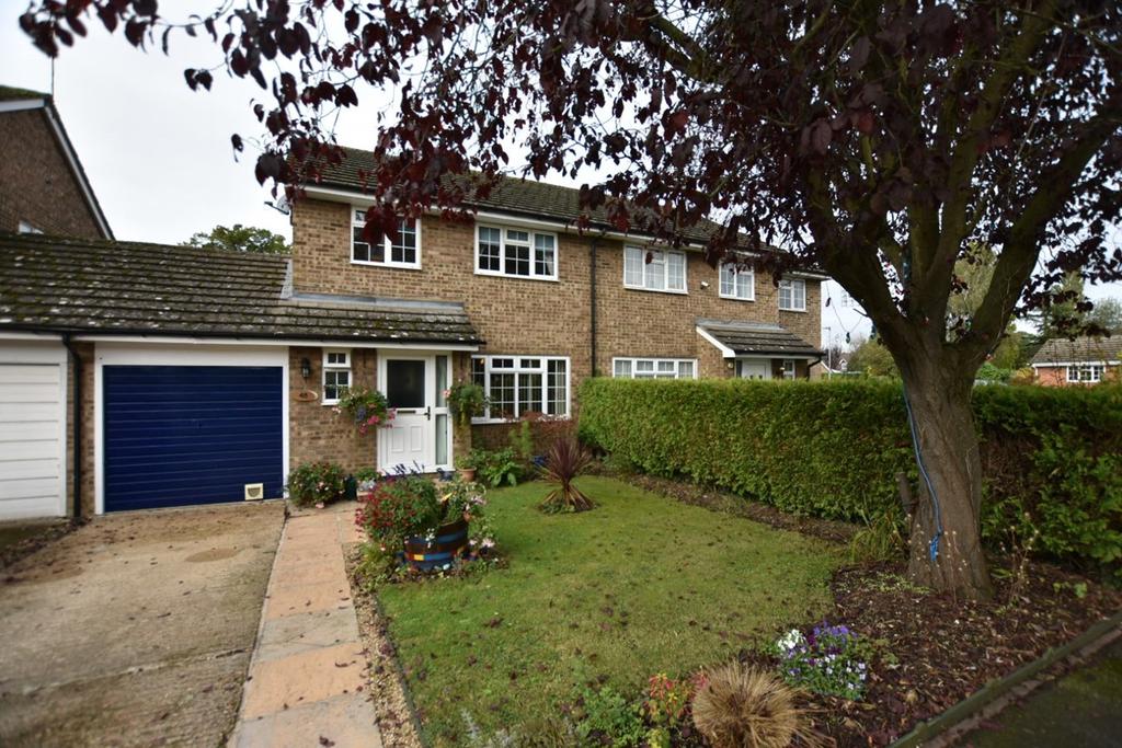 Knox Green, Binfield, RG42 3 bed semidetached house £475,000