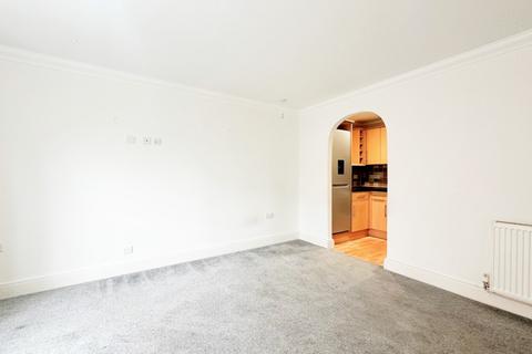2 bedroom flat to rent, Sebastapol Road, Aldershot