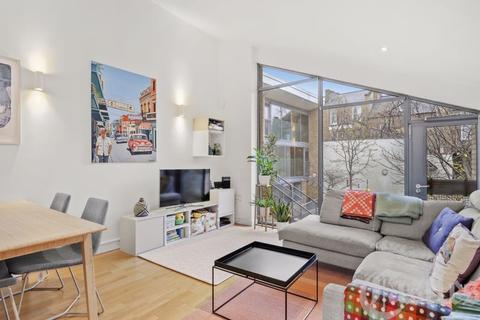 2, The Court, 109d Cornwallis Road, London, N19 4LQ