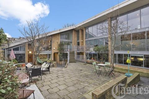 2, The Court, 109d Cornwallis Road, London, N19 4LQ