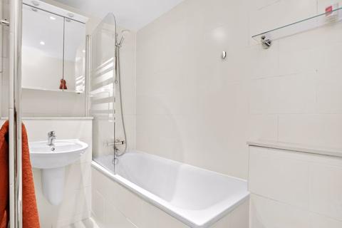 2, The Court, 109d Cornwallis Road, London, N19 4LQ