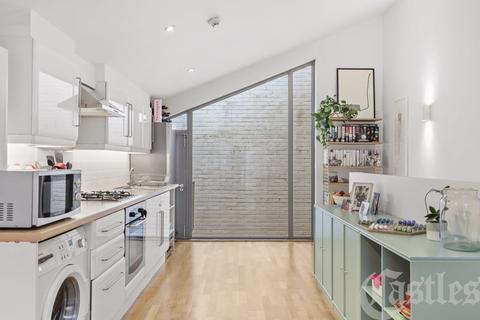 2, The Court, 109d Cornwallis Road, London, N19 4LQ