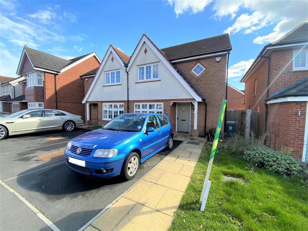 Laverton Road, Leicester, LE5 3 bed semidetached house £1,100 pcm (£254 pw)