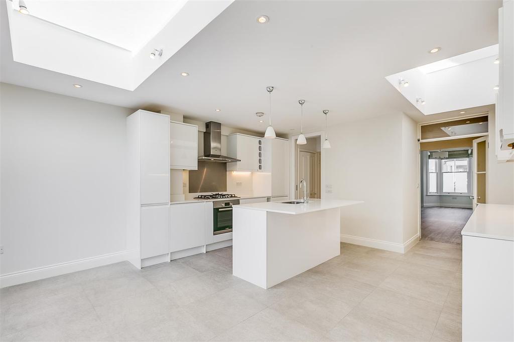 Elliott Road, Chiswick, London 4 bed semidetached house £5,300 pcm
