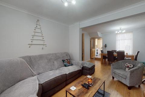 61 Longfield Road, Dover, CT17 9QR