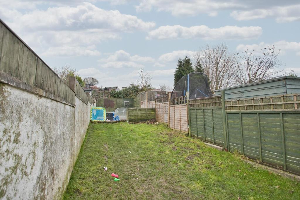 Glenfield Road, Dover 2 bed house £200,000