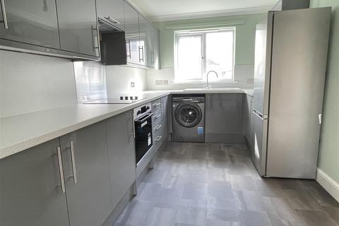 27 Springfields, Bugle, St Austell, PL26 8SJ