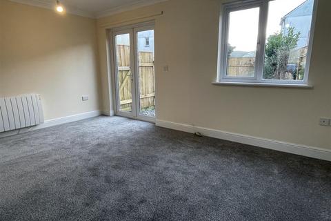 27 Springfields, Bugle, St Austell, PL26 8SJ