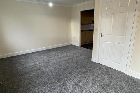 27 Springfields, Bugle, St Austell, PL26 8SJ