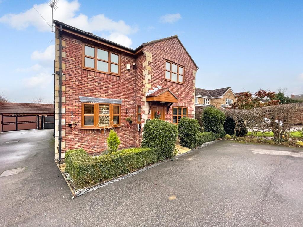 Lumby Hill, Monk Fryston, Leeds 4 bed detached house £550,000