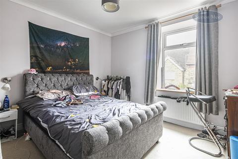 153 Cross Lane, Sheffield, S10 1WN