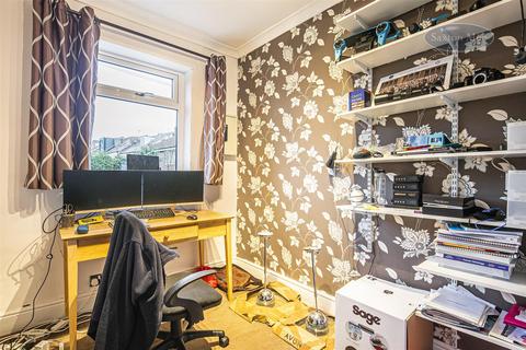153 Cross Lane, Sheffield, S10 1WN