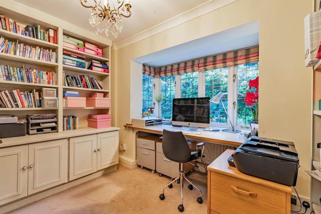 8484826-interior02.jpg